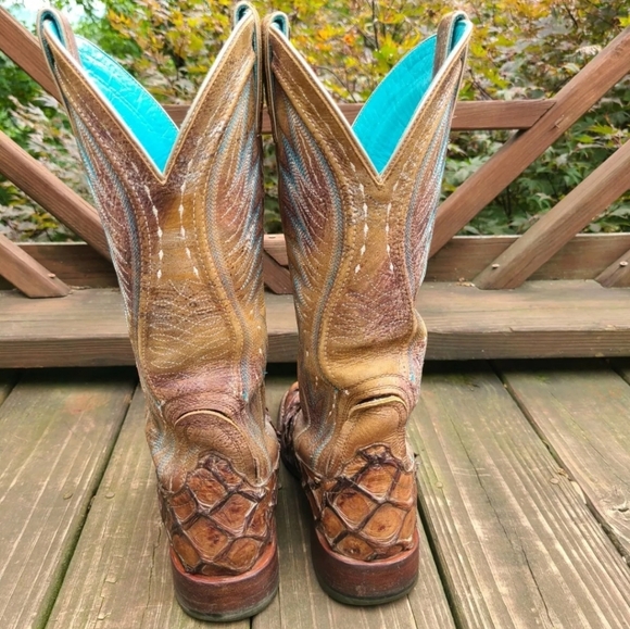 Ariat Exotic Women's Western Boots 9.5B Unique!! - Picture 5 of 9